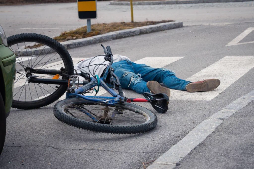 accident de velo avec une voiture